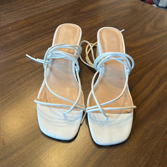 Urban outfitters block white ankle wrap block heel sandals - Picture 2 of 4